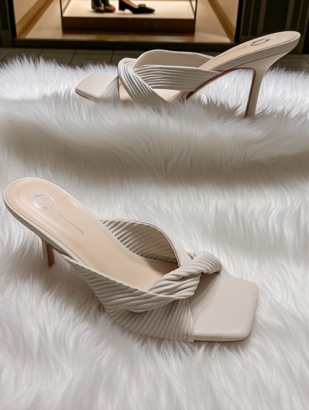 New Journee Collection Shoe Bone Color Slip On Heeled Sandals Size 10